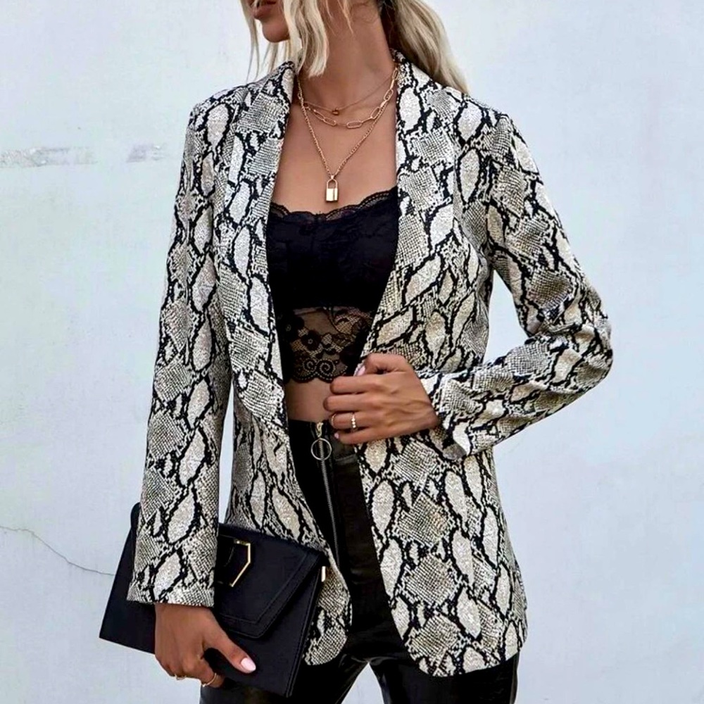 Snakeskin blazer jacket!
